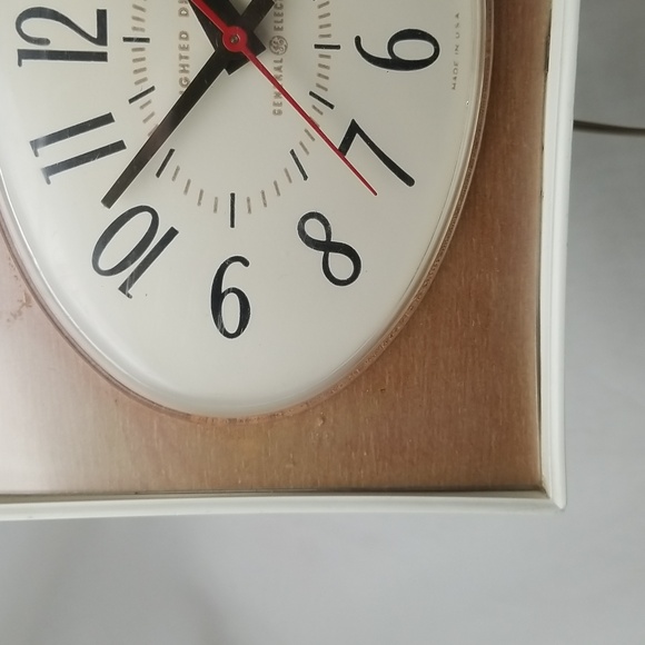 Mid Century General Electric Electric Wall Clock - Picture 9 of 17